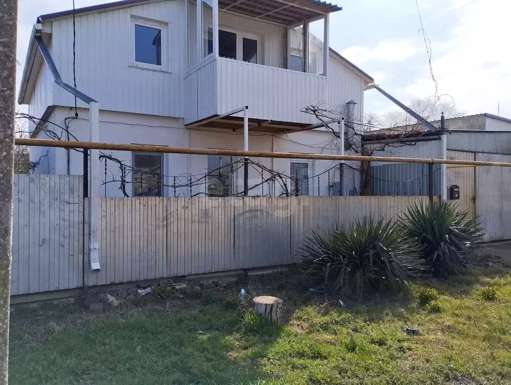 Дом в Краснодарский край, Темрюкский район, пос. Сенной Привокзальная ... - Фото 1