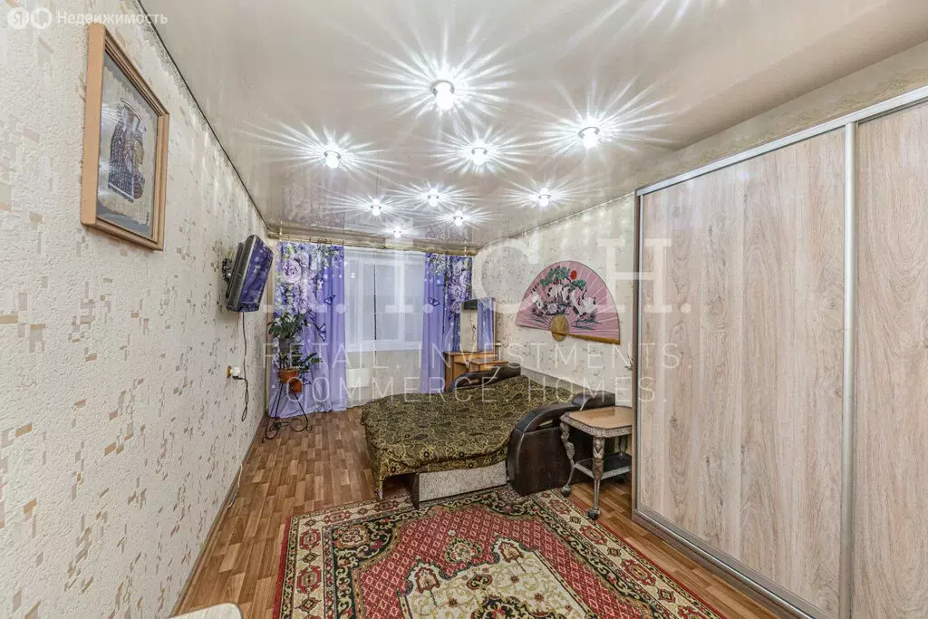 3-комнатная квартира: Челябинск, улица Братьев Кашириных, 134 (67.4 м) - Фото 0