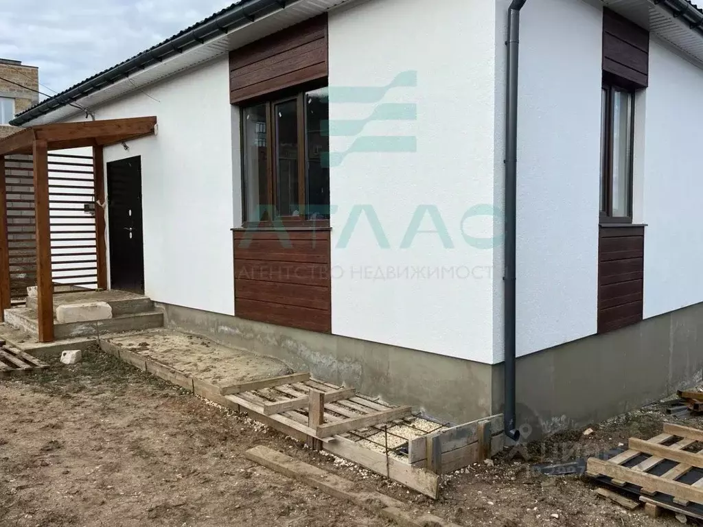 Дом в Крым, Симферопольский район, Добровское с/пос, с. Краснолесье ... - Фото 1