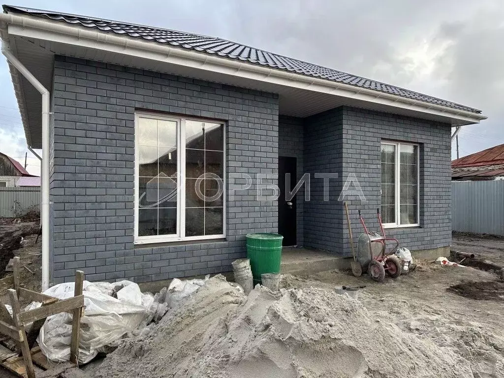 Дом в Тюменская область, Тюмень ул. Избышева (85 м) - Фото 1