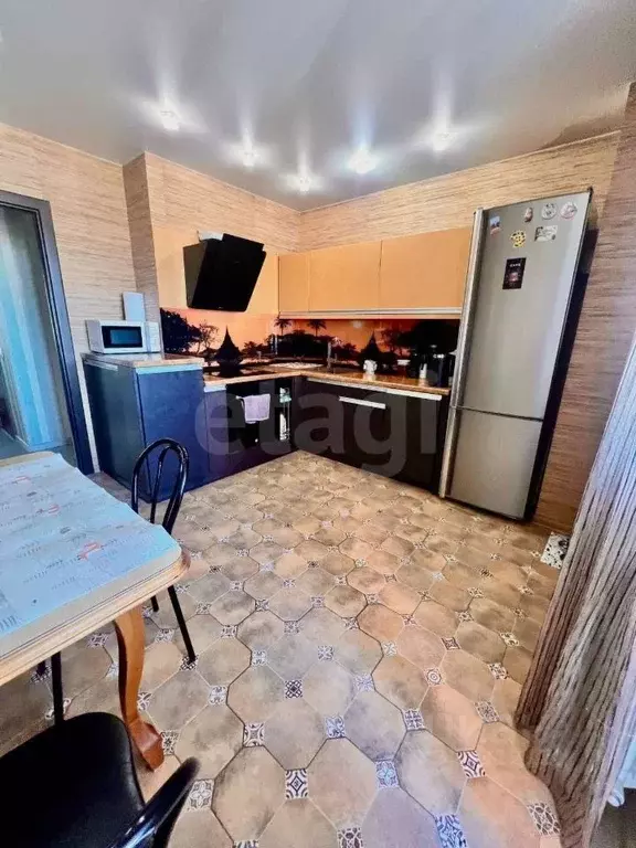 2-к кв. Красноярский край, Красноярск ул. Авиаторов, 42 (65.8 м) - Фото 1