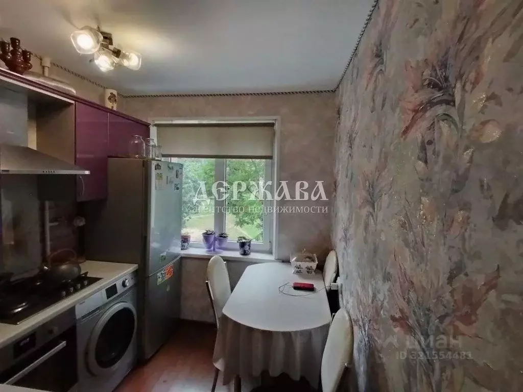 3-к кв. Белгородская область, Старый Оскол Весенний мкр, 4 (61.5 м) - Фото 0
