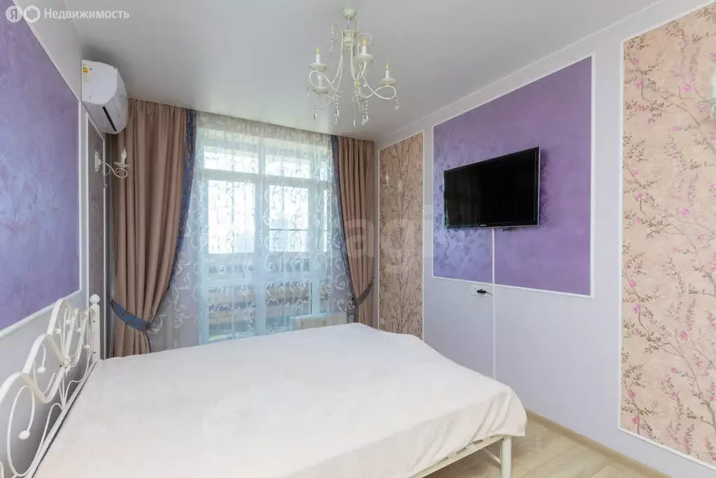 1-комнатная квартира: Тюмень, улица Тимофея Чаркова, 81 (34.2 м) - Фото 1