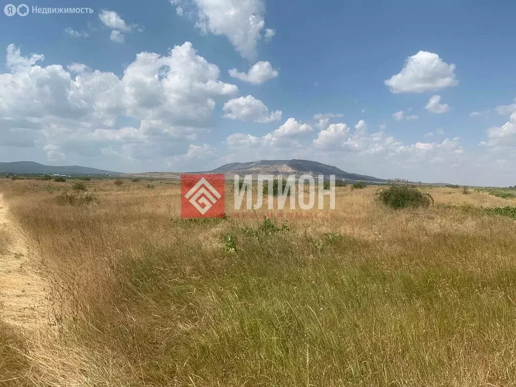 Участок в Абрикосовское сельское поселение, село Кринички (6.7 м) - Фото 1