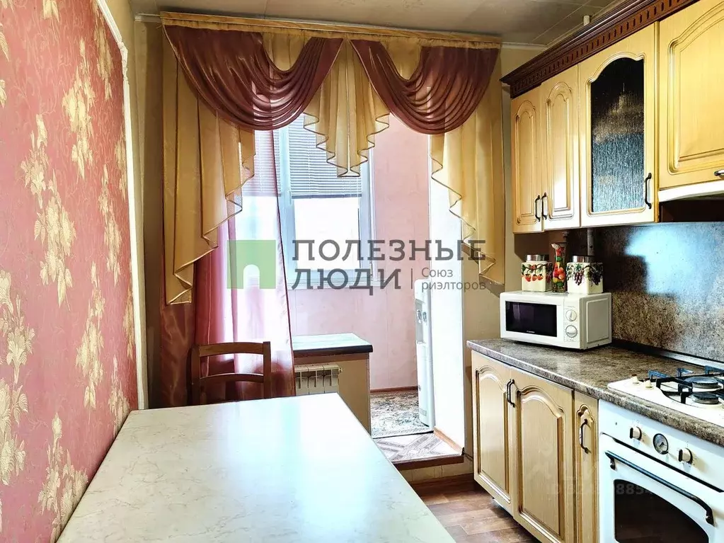 3-к кв. Астраханская область, Астрахань Студенческая ул., 4 (71.9 м) - Фото 1