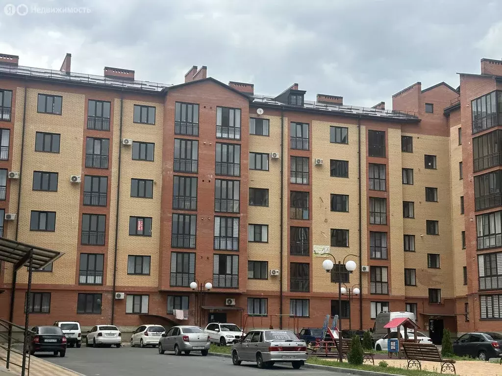 1-комнатная квартира: Владикавказ, улица Билара Кабалоева, 16А (40 м) - Фото 0
