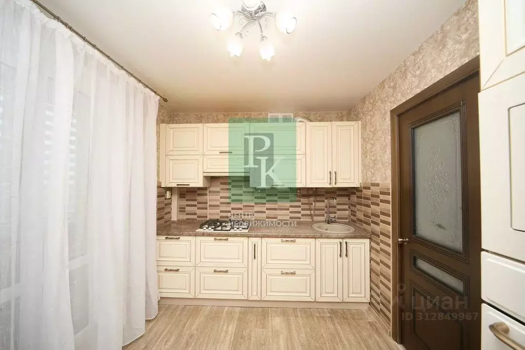 3-к кв. Севастополь ул. Генерала Жидилова, 46 (66.7 м) - Фото 1