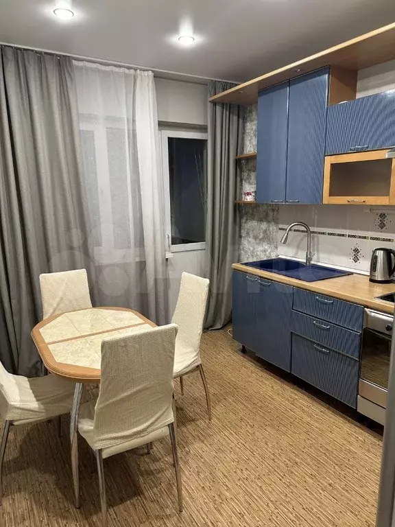 2-к. квартира, 57 м, 3/3 эт. - Фото 0