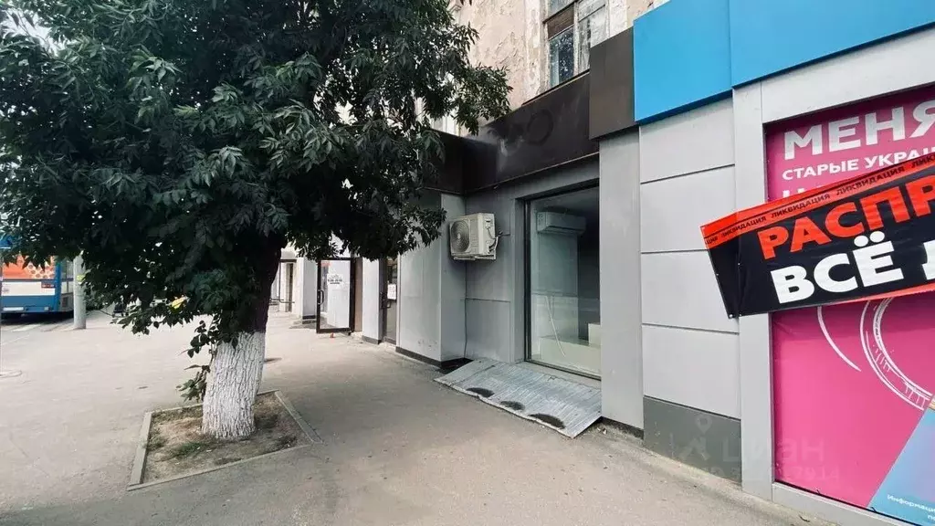 Торговая площадь в Саратовская область, Энгельс пл. Ленина, 3А (67 м) - Фото 1