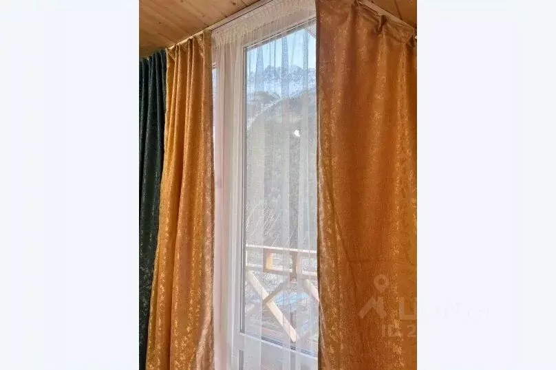 Дом в Кабардино-Балкария, Эльбрусский район, с. Нейтрино ул. ... - Фото 1