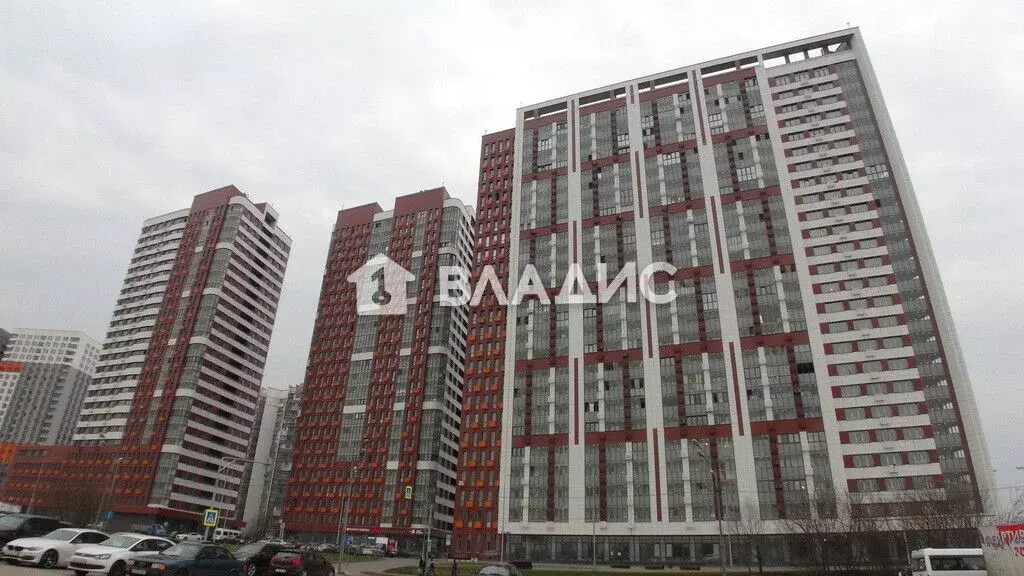 Продается 3-комнатная квартира - Фото 1