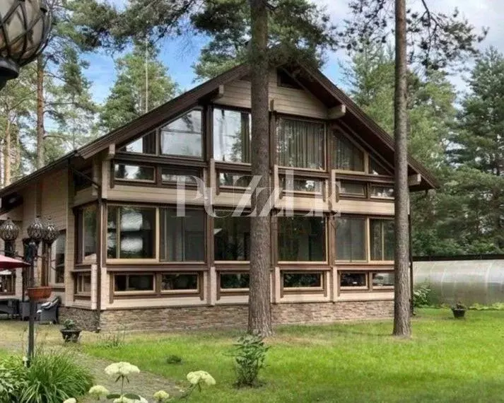 Дом в Ленинградская область, Приозерский район, пос. Сосново ул. ... - Фото 1