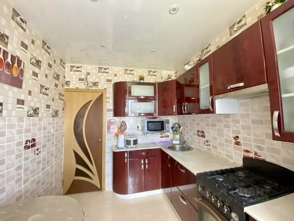 3-к кв. Волгоградская область, Волгоград ул. Героев Тулы, 11 (60.0 м) - Фото 1