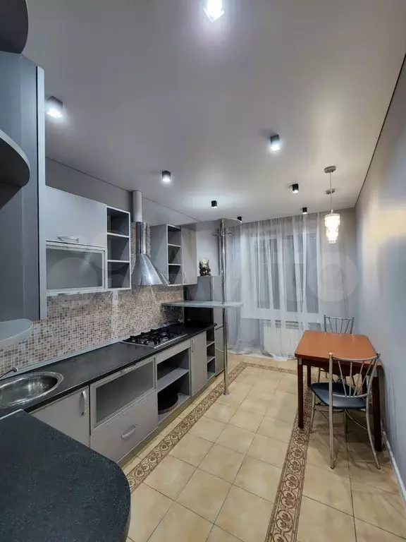 1-к. квартира, 54 м, 6/10 эт. - Фото 0