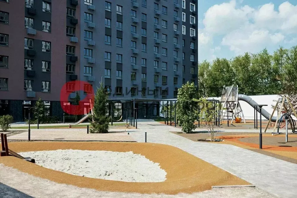 2-к кв. Тюменская область, Тюмень ул. Республики, 204к3 (67.8 м) - Фото 0