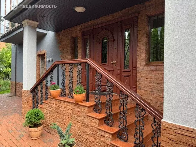 Дом в Калининград, улица Евгения Колесникова (451 м) - Фото 1