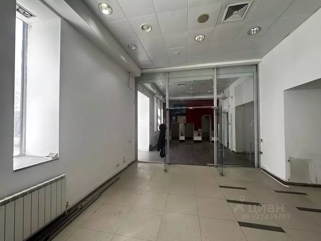 Торговая площадь в Волгоградская область, Волгоград ул. Мира, 11 (290 ... - Фото 2