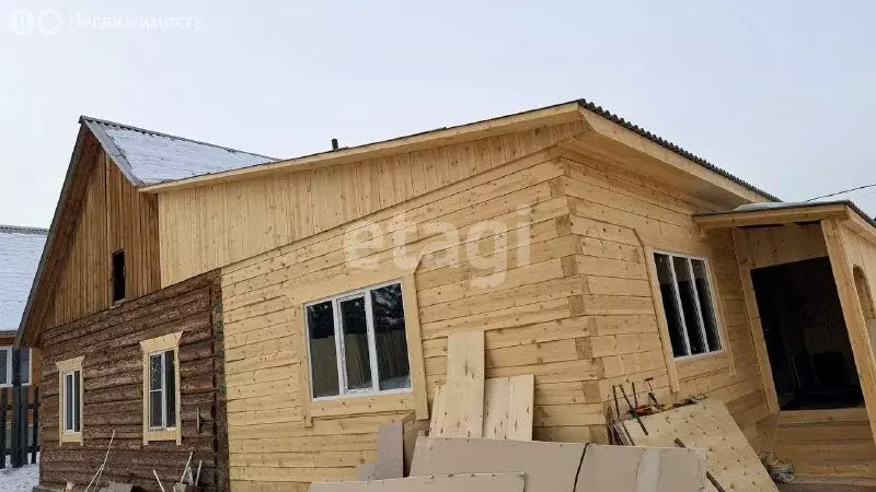 Дом в село Нижний Саянтуй, садовые участки Ромашка, 4-я улица (116 м) - Фото 1