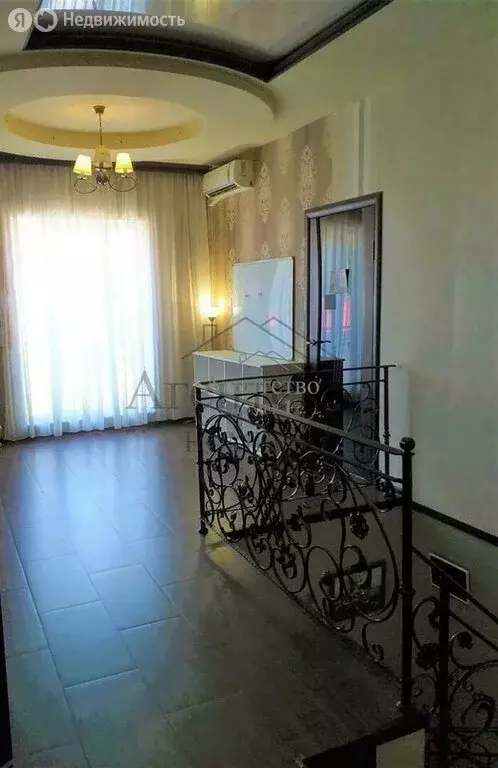 6-комнатная квартира: село Мысхако, Изумрудная улица, 1А (152 м) - Фото 1