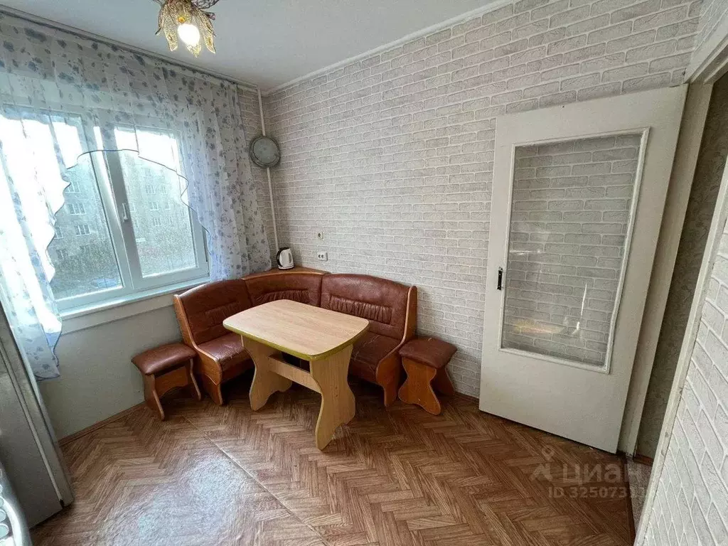 1-к кв. Челябинская область, Челябинск ул. Братьев Кашириных, 136А ... - Фото 2