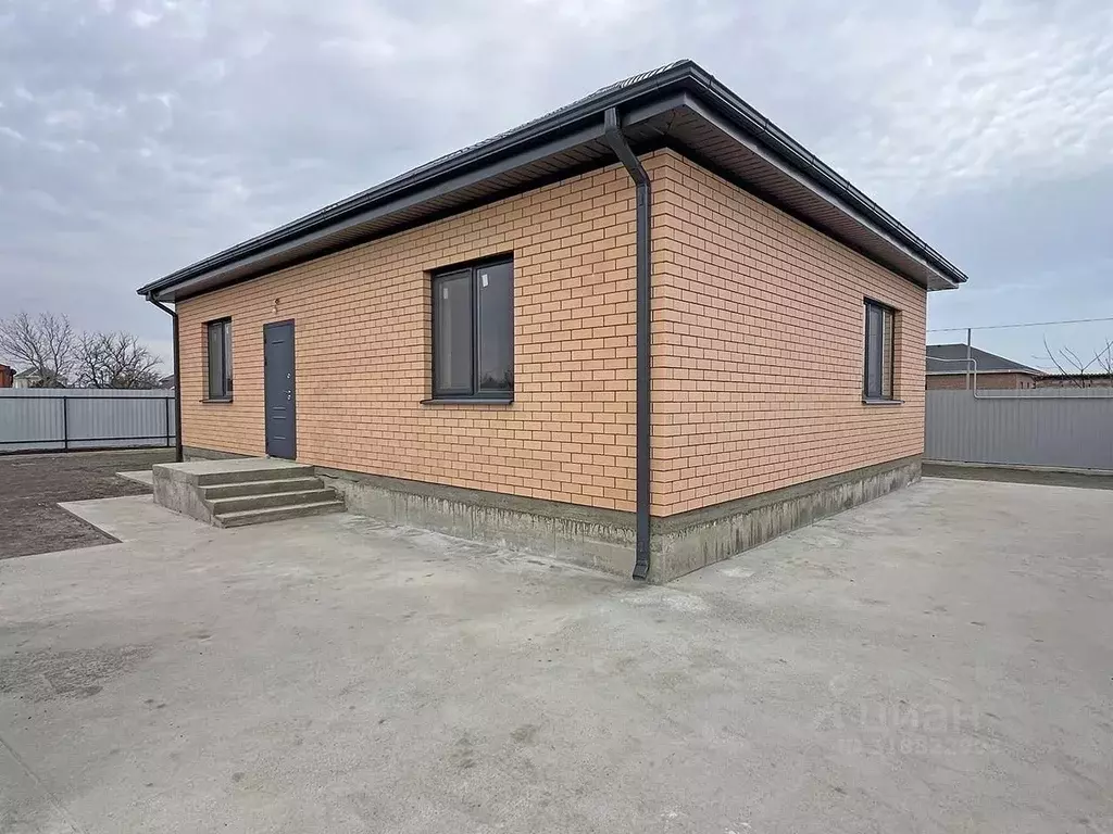 Дом в Краснодарский край, Славянск-на-Кубани Кубанская ул. (100 м) - Фото 1