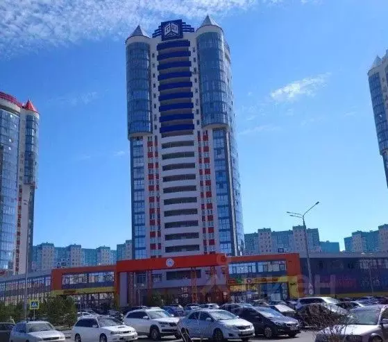 3-к кв. Тюменская область, Тюмень ул. Федюнинского, 64 (94.9 м) - Фото 2