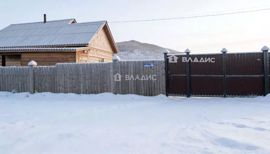 Дом в Бурятия, Тарбагатайский район, Саянтуйское с/пос, с. Нижний ... - Фото 1