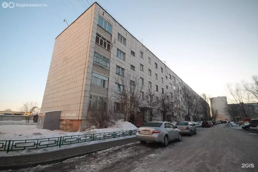3-комнатная квартира: Тюмень, улица Шишкова, 82А (61 м) - Фото 1