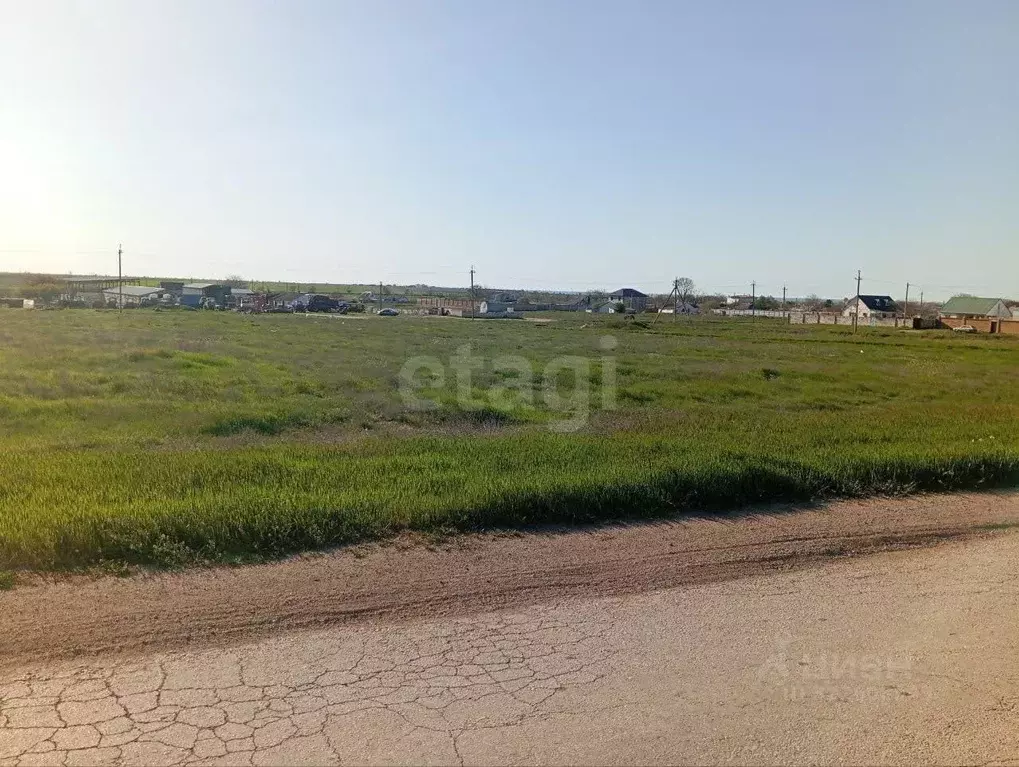 Участок в Крым, Ленинский район, Семисотское с/пос, с. Каменское ул. ... - Фото 1