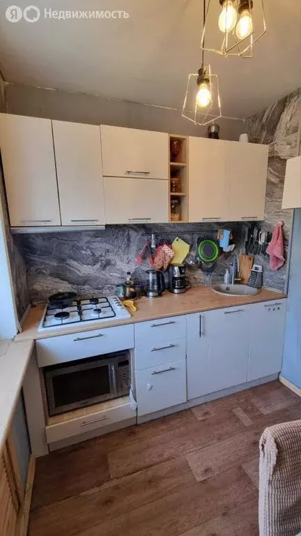 3-комнатная квартира: Екатеринбург, улица Цвиллинга, 18 (57.4 м) - Фото 1
