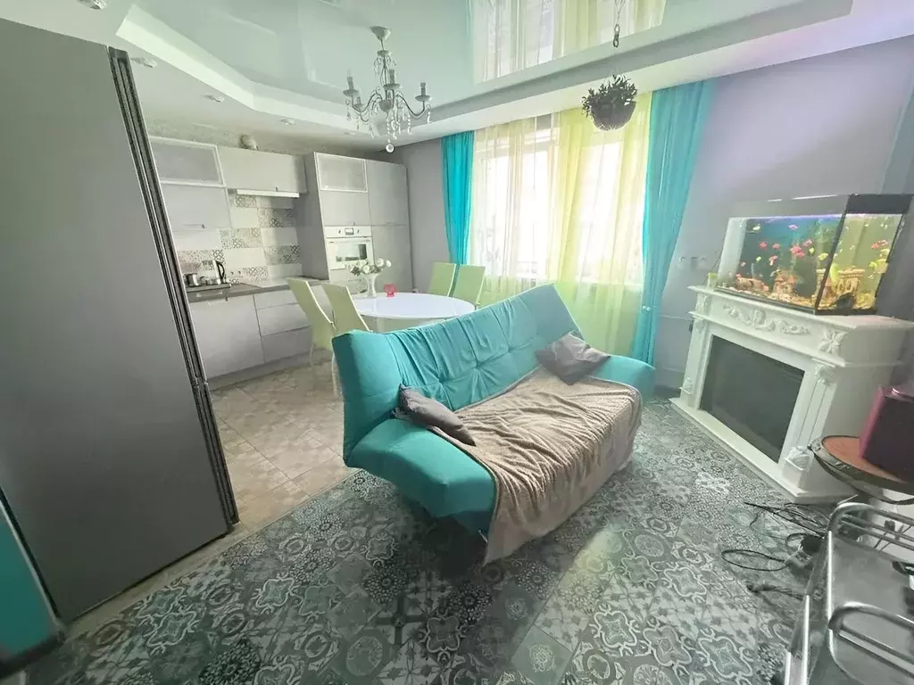 2-к кв. Санкт-Петербург Заневский просп., 42 (70.0 м) - Фото 0