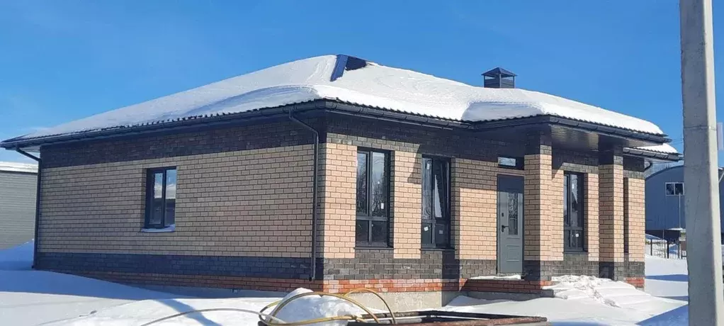 Коттедж в Башкортостан, Иглинский район, с. Акбердино  (110 м) - Фото 1