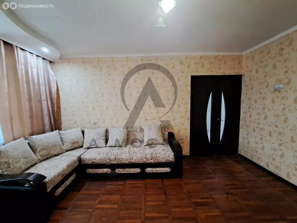3-комнатная квартира: Апшеронск, улица Ворошилова, 1 (73.5 м) - Фото 2