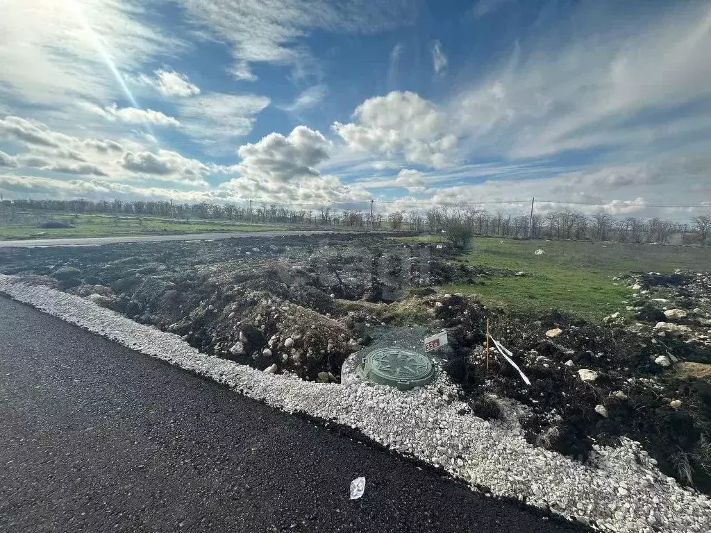 Участок в Крым, Симферопольский район, с. Мирное  (6.0 сот.) - Фото 1