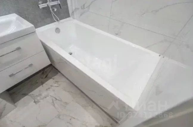 2-к кв. Саратовская область, Энгельс Новобазарная ул., 4 (57.4 м) - Фото 2