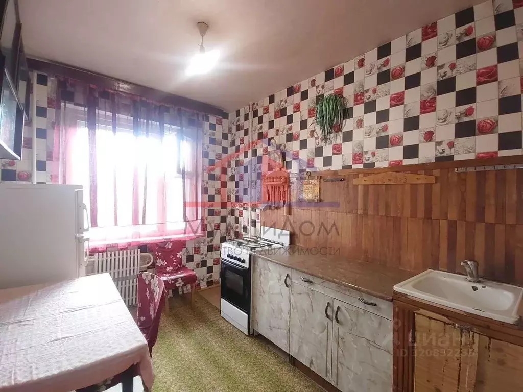 4-к кв. Белгородская область, Губкин ул. Кирова, 63 (70.9 м) - Фото 0