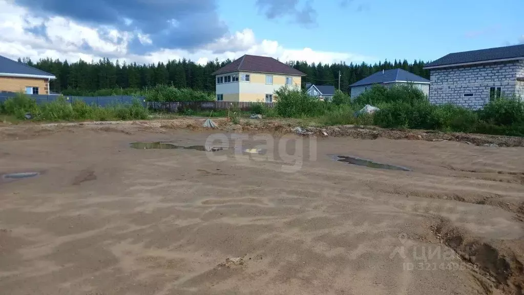 Участок в Коми, Сыктывкар городской округ, Краснозатонский пгт ул. ... - Фото 1