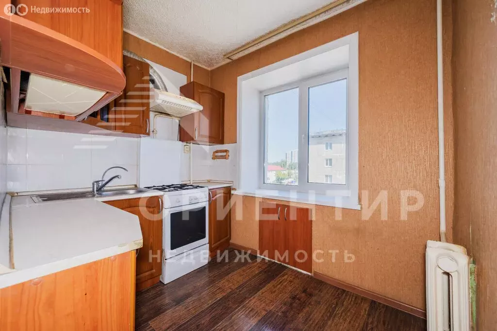 3-комнатная квартира: Верхняя Пышма, улица Огнеупорщиков, 10 (59.2 м) - Фото 1