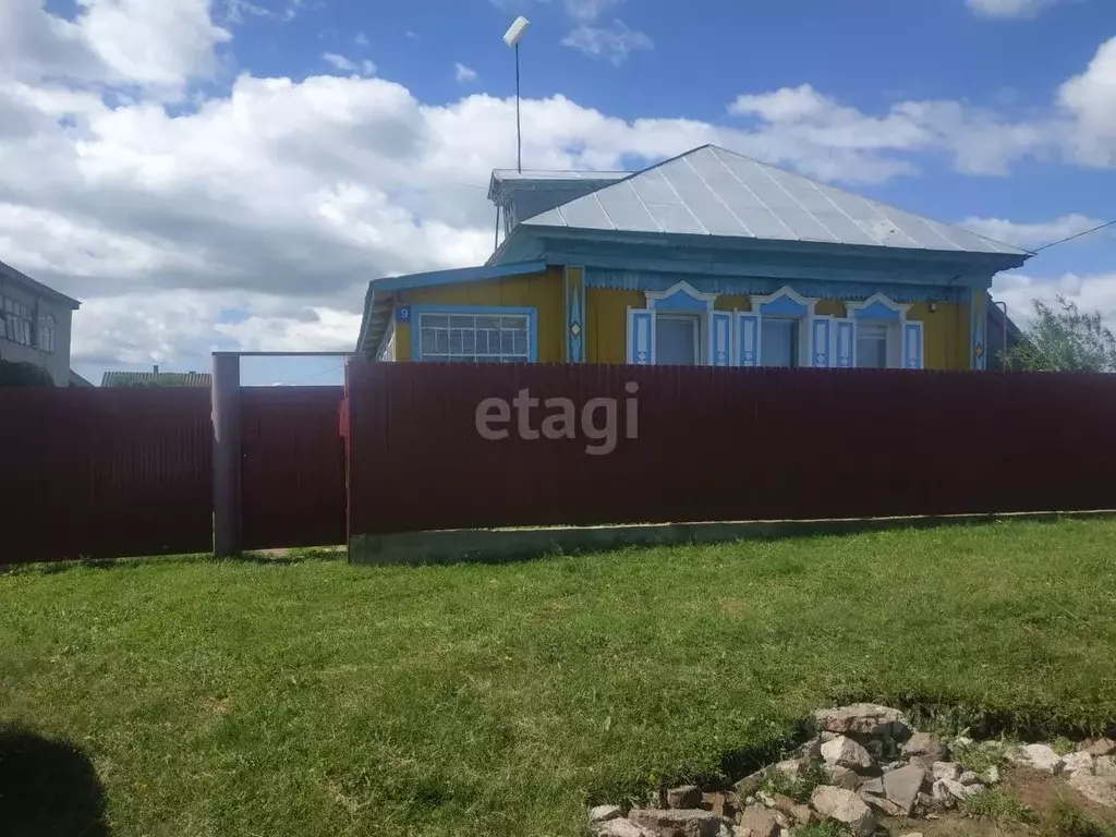 Дом в Башкортостан, Чишминский район, с. Чувалкипово  (50 м) - Фото 1