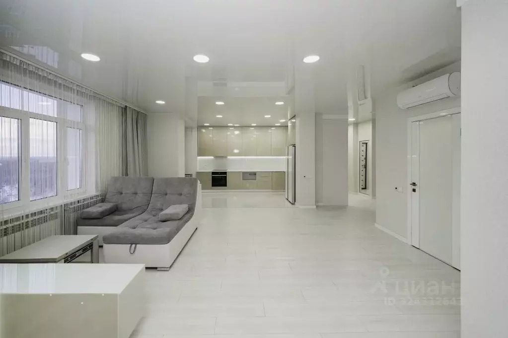 2-к кв. Омская область, Омск просп. Комарова, 15к1 (130.7 м) - Фото 1