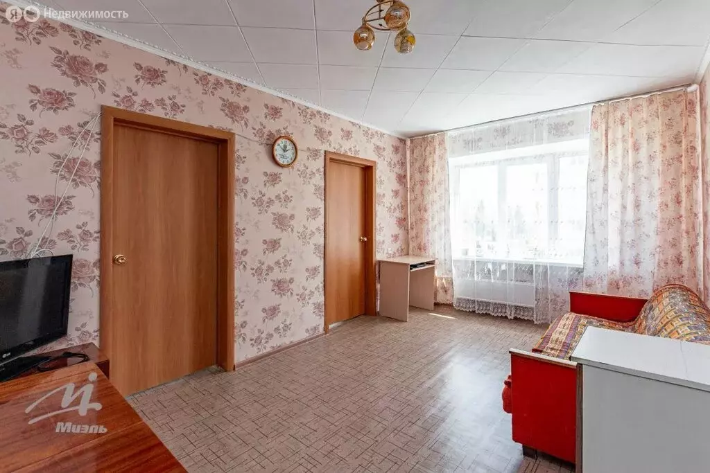 4-комнатная квартира: посёлок Сибирский, Кедровая улица, 5 (61.9 м) - Фото 1