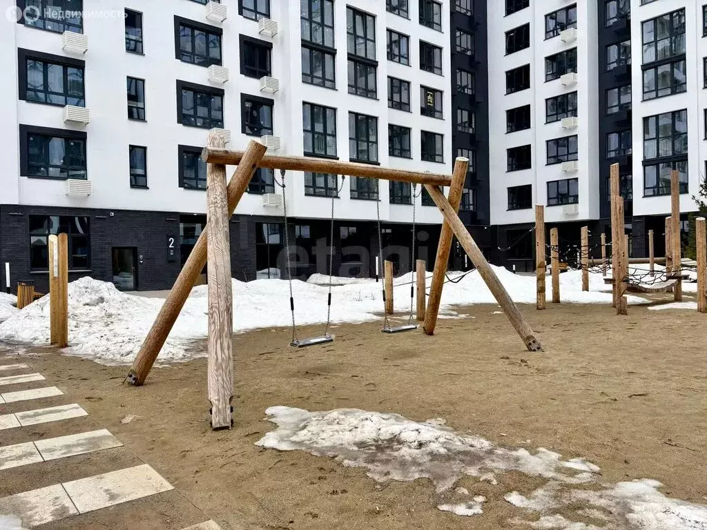 Квартира-студия: Тюмень, улица Братьев Бондаревых, 5 (29.5 м) - Фото 2