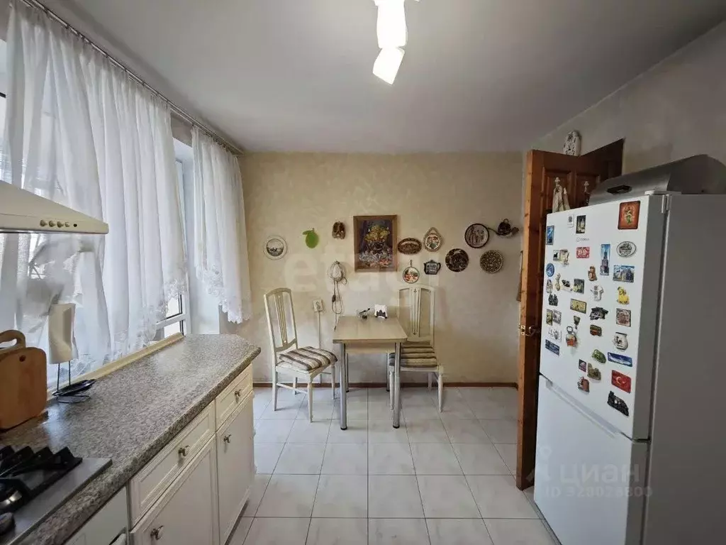 Дом в Крым, Симферополь ул. Маршала Рыбалко (214 м) - Фото 2