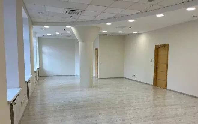 Офис в Санкт-Петербург наб. Макарова, 32 (75 м) - Фото 2