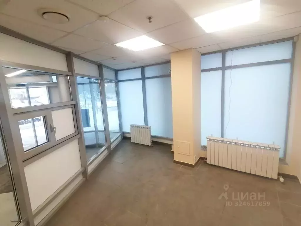 Торговая площадь в Татарстан, Казань ул. Лушникова, 10а (12 м) - Фото 1