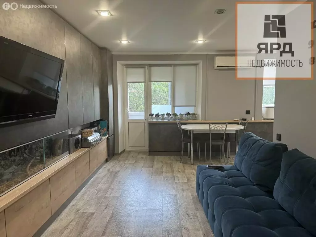 3-комнатная квартира: Таганрог, улица Чехова, 271 (55 м) - Фото 0