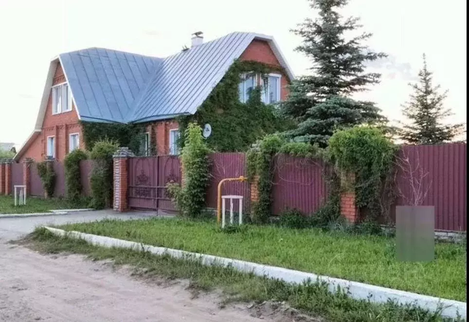 Дом в Марий Эл, Йошкар-Ола ул. Серова, 128 (150 м) - Фото 1