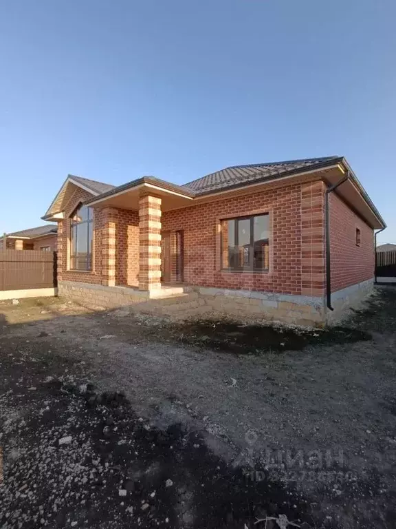 Дом в Ставропольский край, Михайловск Шпаковский район, ул. Андрея ... - Фото 1