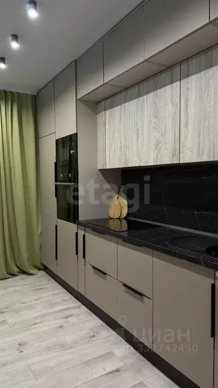 2-к кв. Тюменская область, Тюмень ул. Тимофея Чаркова, 83 (56.4 м) - Фото 1