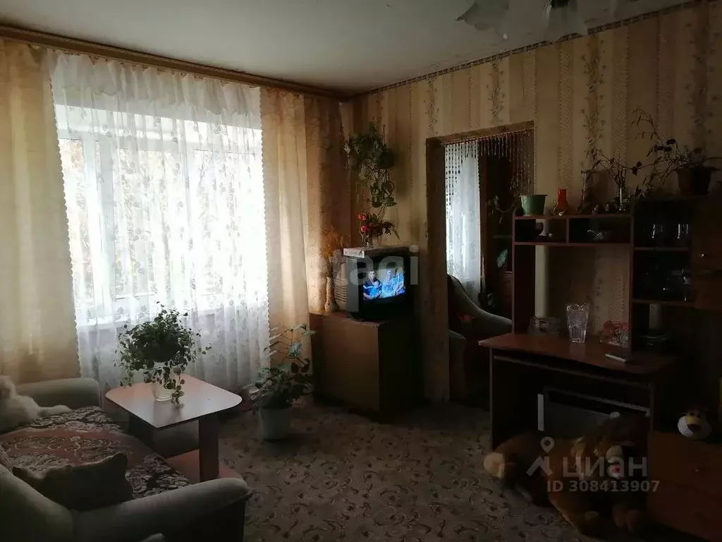 2-к кв. Псковская область, Остров ул. Ленина, 7 (44.7 м) - Фото 1